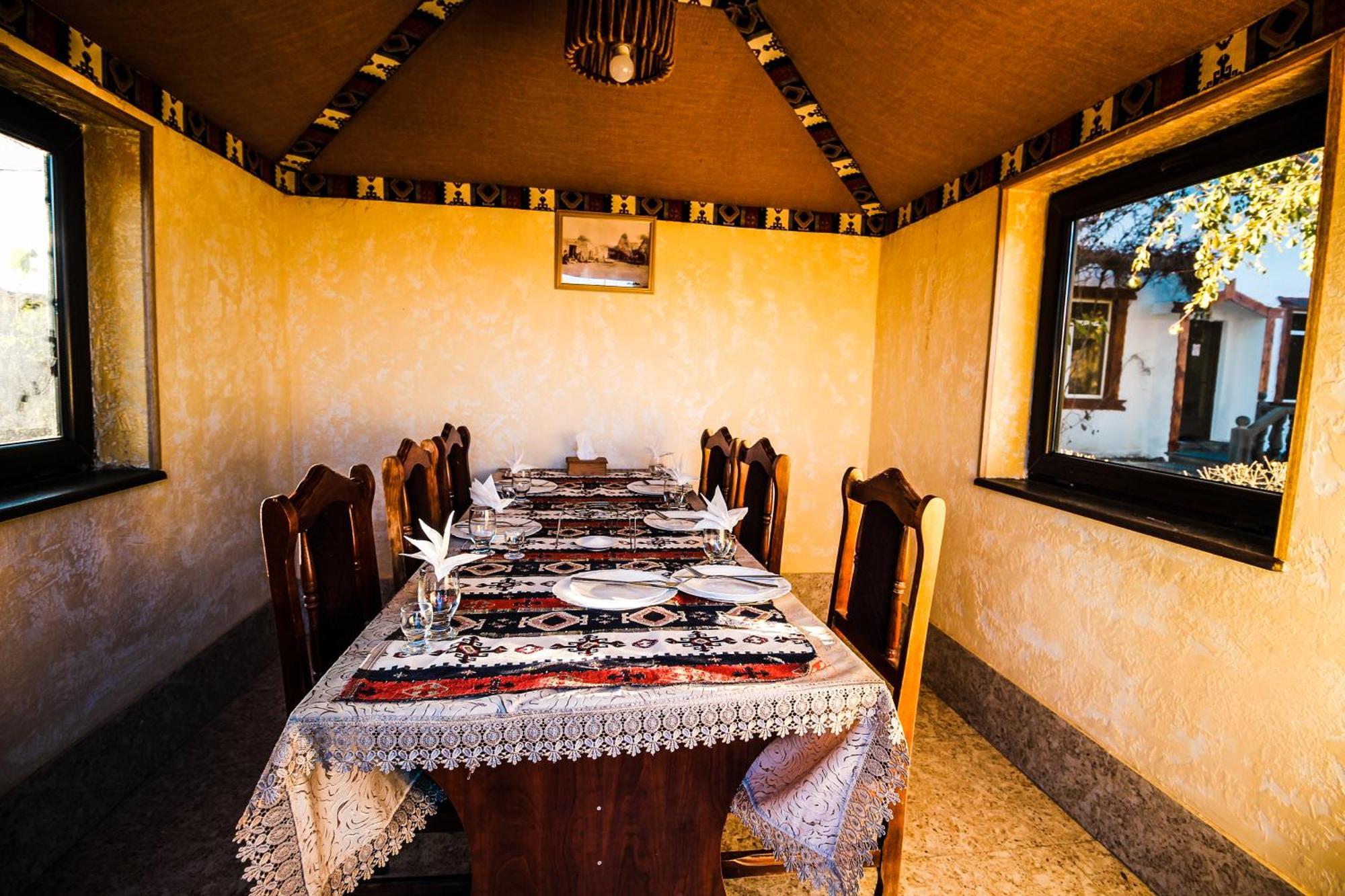 Oazis Otel Noratus Dış mekan fotoğraf