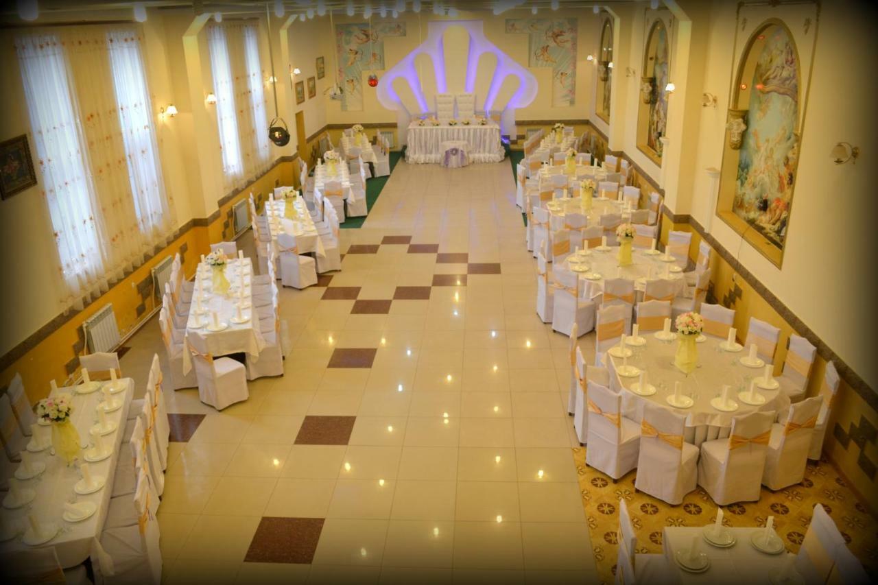 Oazis Otel Noratus Dış mekan fotoğraf