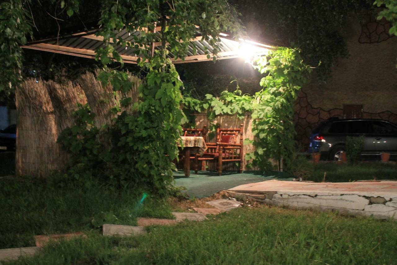 Oazis Otel Noratus Dış mekan fotoğraf